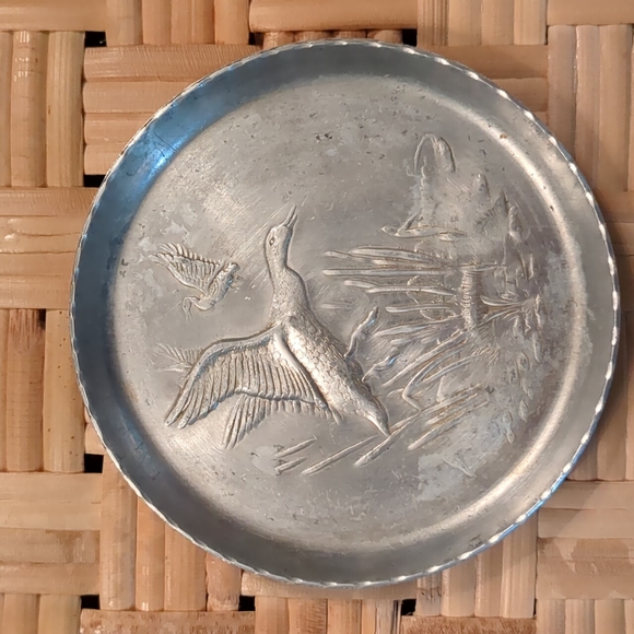 Mid century modern aluminum embossed duck coasters - Picture 1 of 5